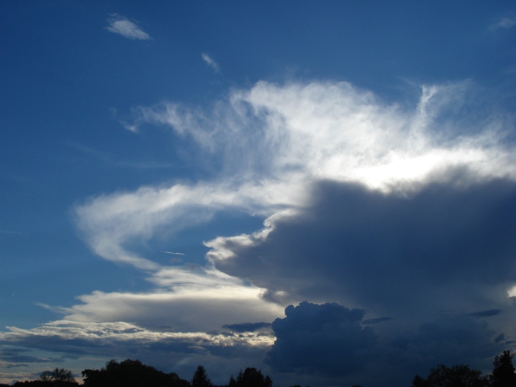 Eine Wolkenbeobachtung beim Reisen (Foto: schrittWeise)